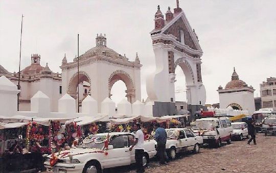 Baptism of cars on the Plaza 2 de Febrero