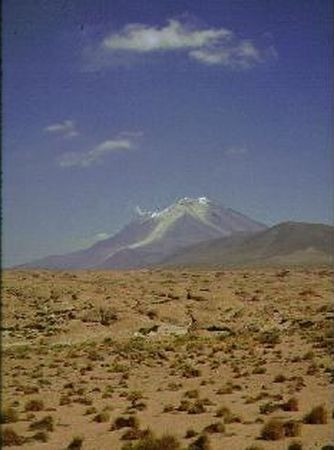 Fumerolles d'un volcan  la frontire Chili-Bolivie