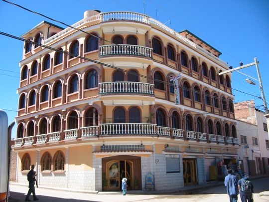 Exterior del hotel Las Kantutas Exterior del hotel Las Kantutas