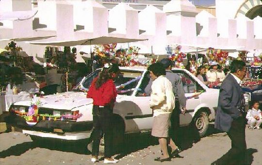 Baptism of cars on the Plaza 2 de Febrero