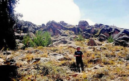 Istvan sur les blocs rocheux du Nio Calvario