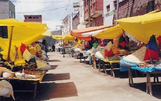 Market of Pasankallas and dry fruits