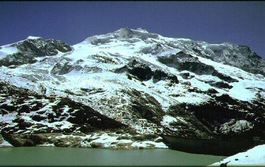 Laguna Zongo and Huayna Potosi