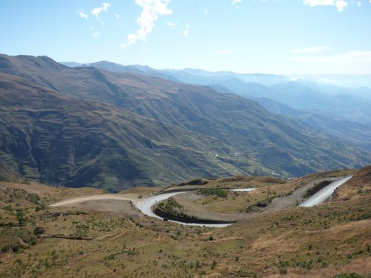 Descenso en el valle de Sorata