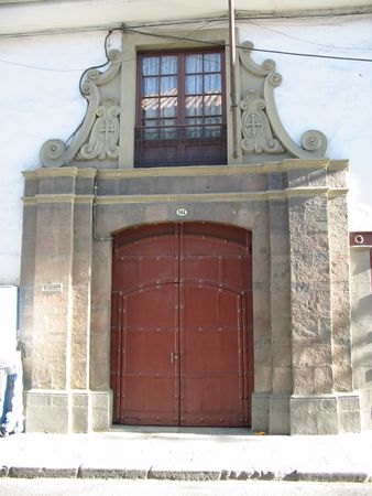 Entre de l'observatoire sismologique San Calixto