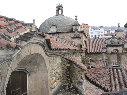 En el techo de la iglesia San Francisco