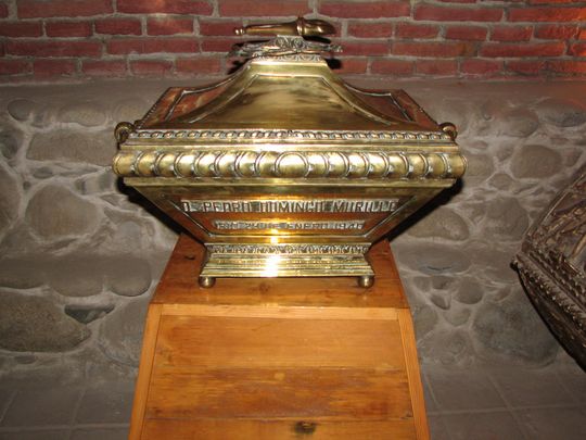 Funeral urn of Pedro Murillo in the crypt of heroes Funeral urn of Pedro Murillo in the crypt of heroes