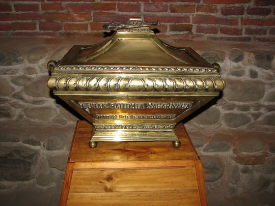 Urna funeraria de Juan Bautista Sagrnaga en la cripta de los hroes