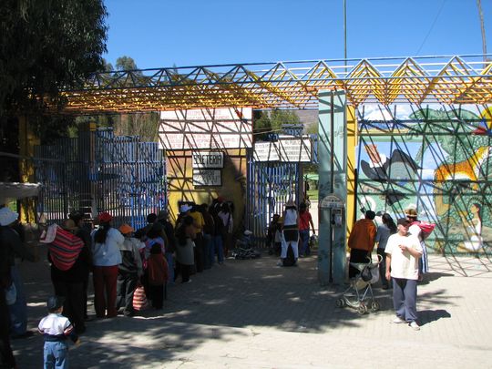 Entrance to the zoo Entrance to the zoo