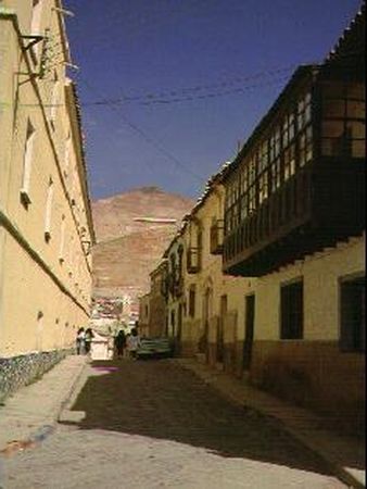 Colonial-style street Colonial-style street