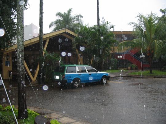 Fuerte lluvia en el hotel Asturias