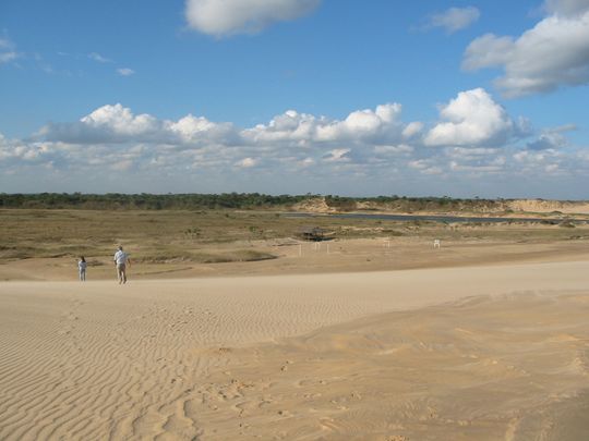 Nataly and Gastn moving towards the lagoon