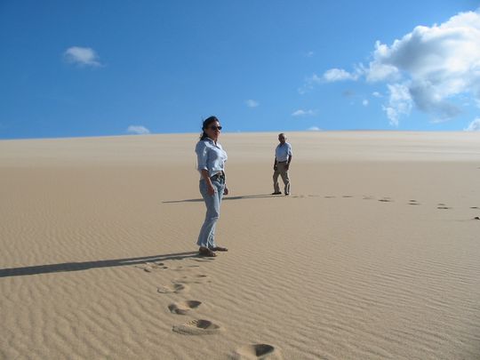 Nataly et Gastn sur les dunes de sable