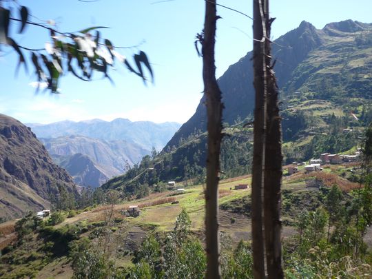 En la carretera entre Sorata y la cueva de San Pedro