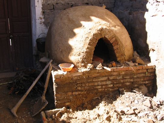 Horno en el patio del museo artesanal Horno en el patio del museo artesanal