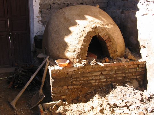 Horno en el patio del museo artesanal