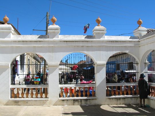 Parvis de l'glise San Pedro