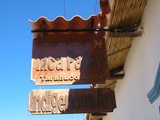 Letrero del museo artesanal Inca Pallay