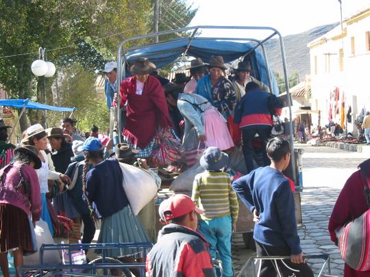 Llegada de los campesinos de la región Llegada de los campesinos de la región