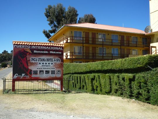 Entrada del hotel Inca Utama