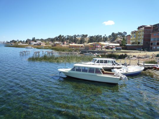 Barcos en Huatajata