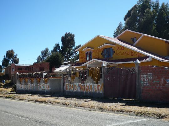 Maison saccage de l'ex vice president Hugo Cardenas