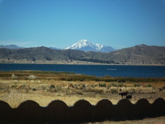 Lago Titicaca y Cordillera Real Lago Titicaca y Cordillera Real