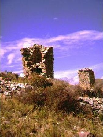 Sépultures incas sur l'île de Kalahuta Sépultures incas sur l'île de Kalahuta