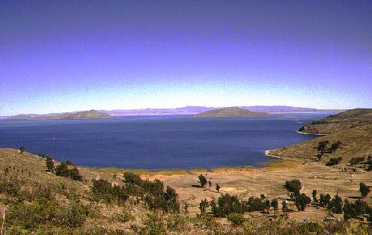 Between Huatajata and Copacabana