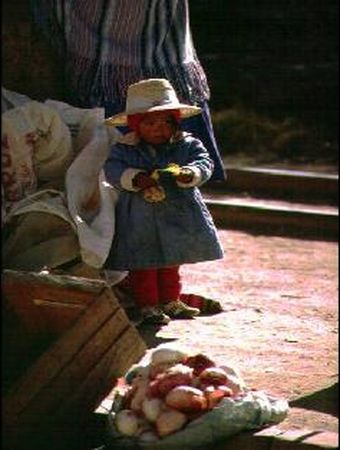 Enfant sur le march de Tupiza