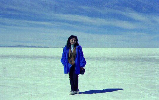 Nena au milieu du Salar Nena au milieu du Salar