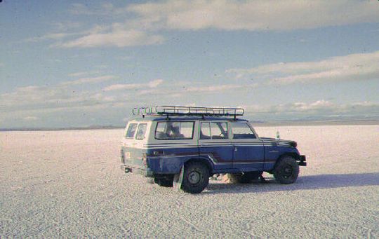 Jeep dans le Salar Jeep dans le Salar