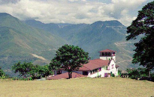 Hotel Prefectural en Coroico